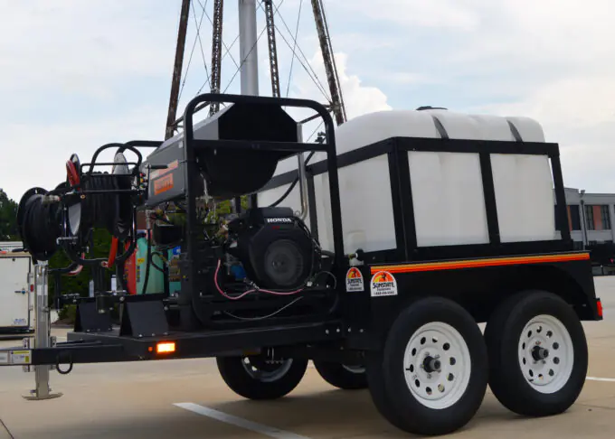 Mobile industrial pressure washing equipment